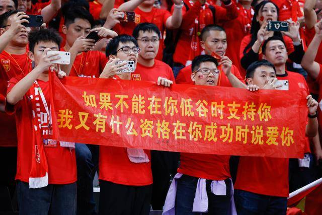 苏群：下半场放任球队扔三分 米奇对总决赛G4的指挥是灾难级的